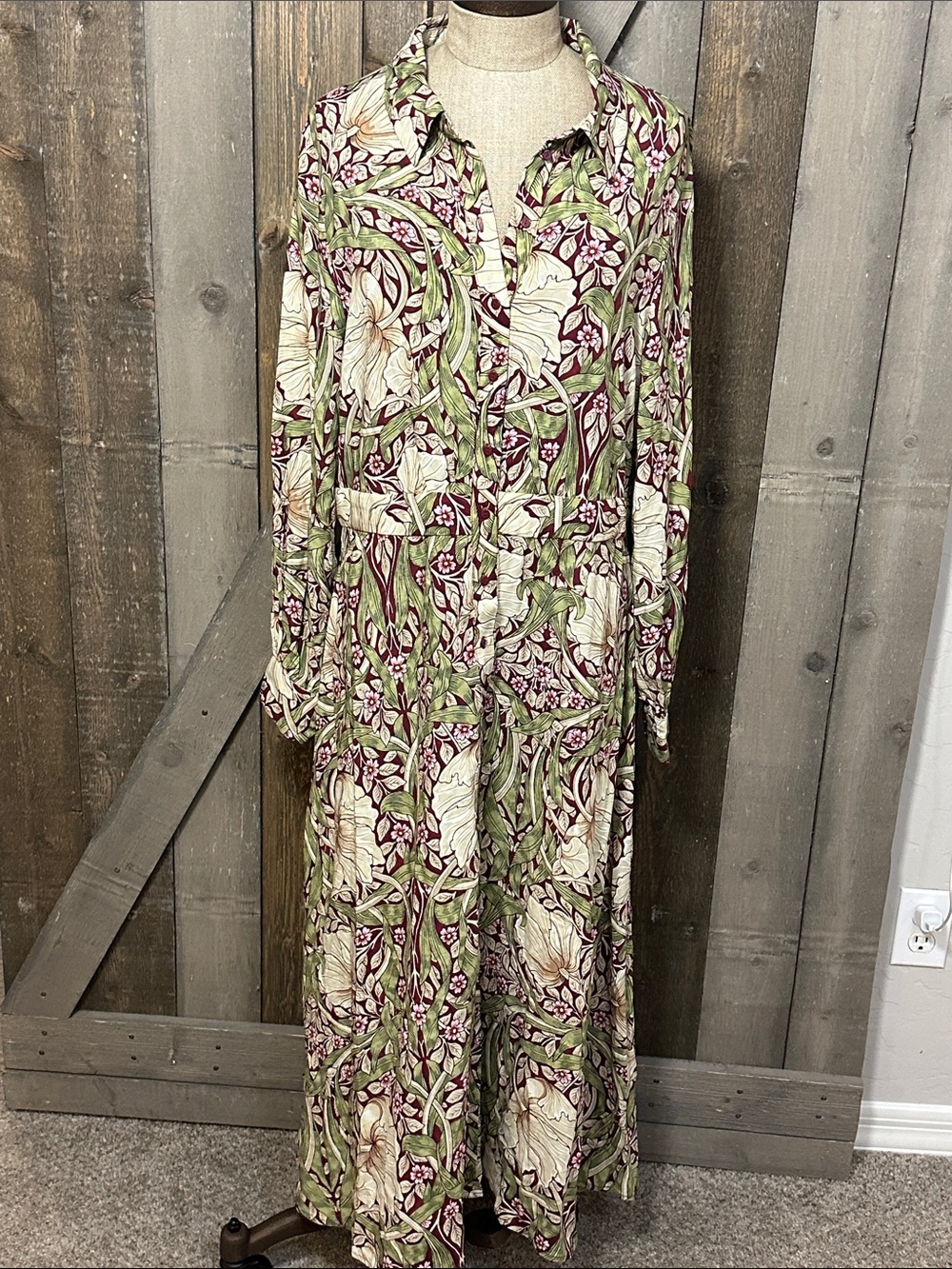 H&M + Morris Co Olive and Beige Floral Maxi Dress - Picture 8 of 14